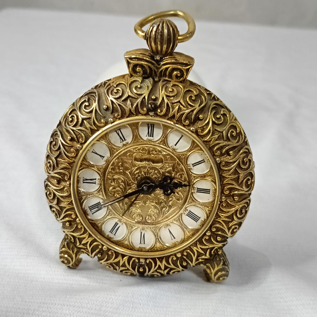 Ancienne pendule en bronze doré mécanique vintage