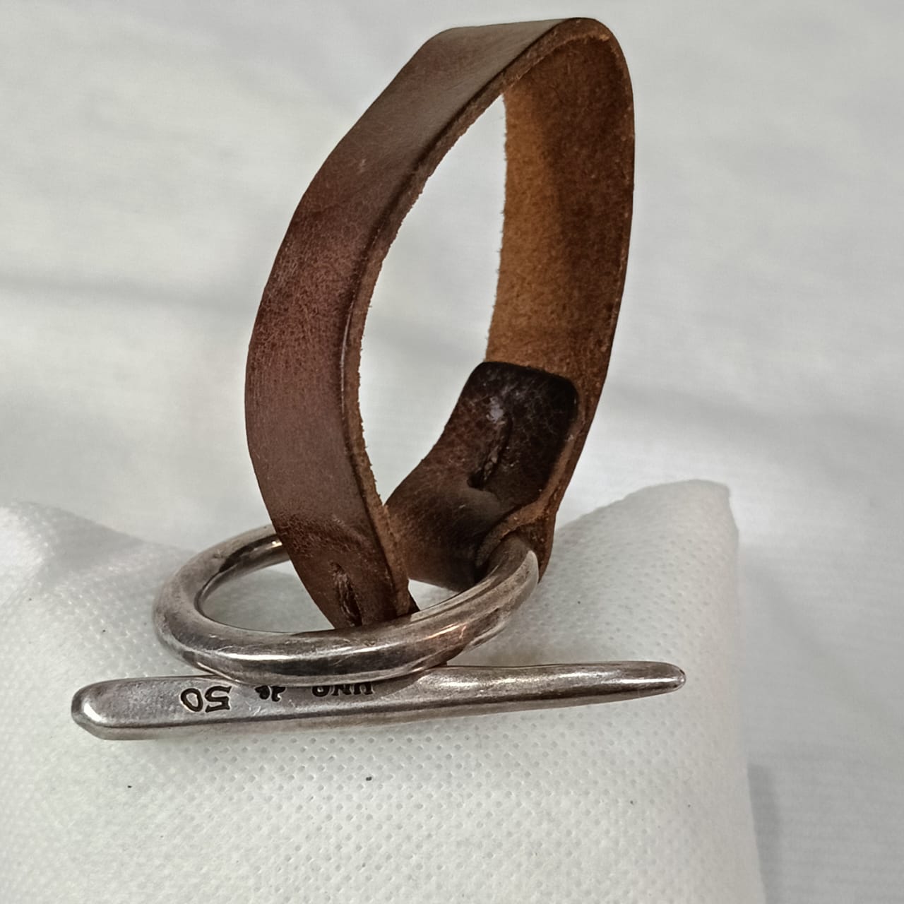 Bracelet en cuir argenté antique original