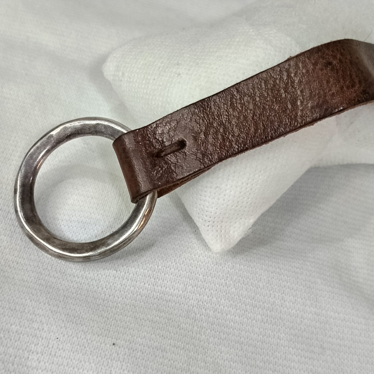 Bracelet en cuir argenté antique original