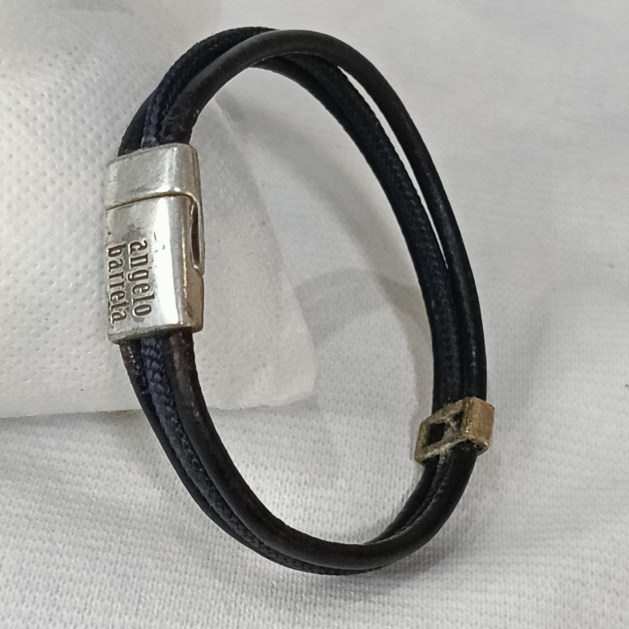 Bracelet en cuir argenté antique original