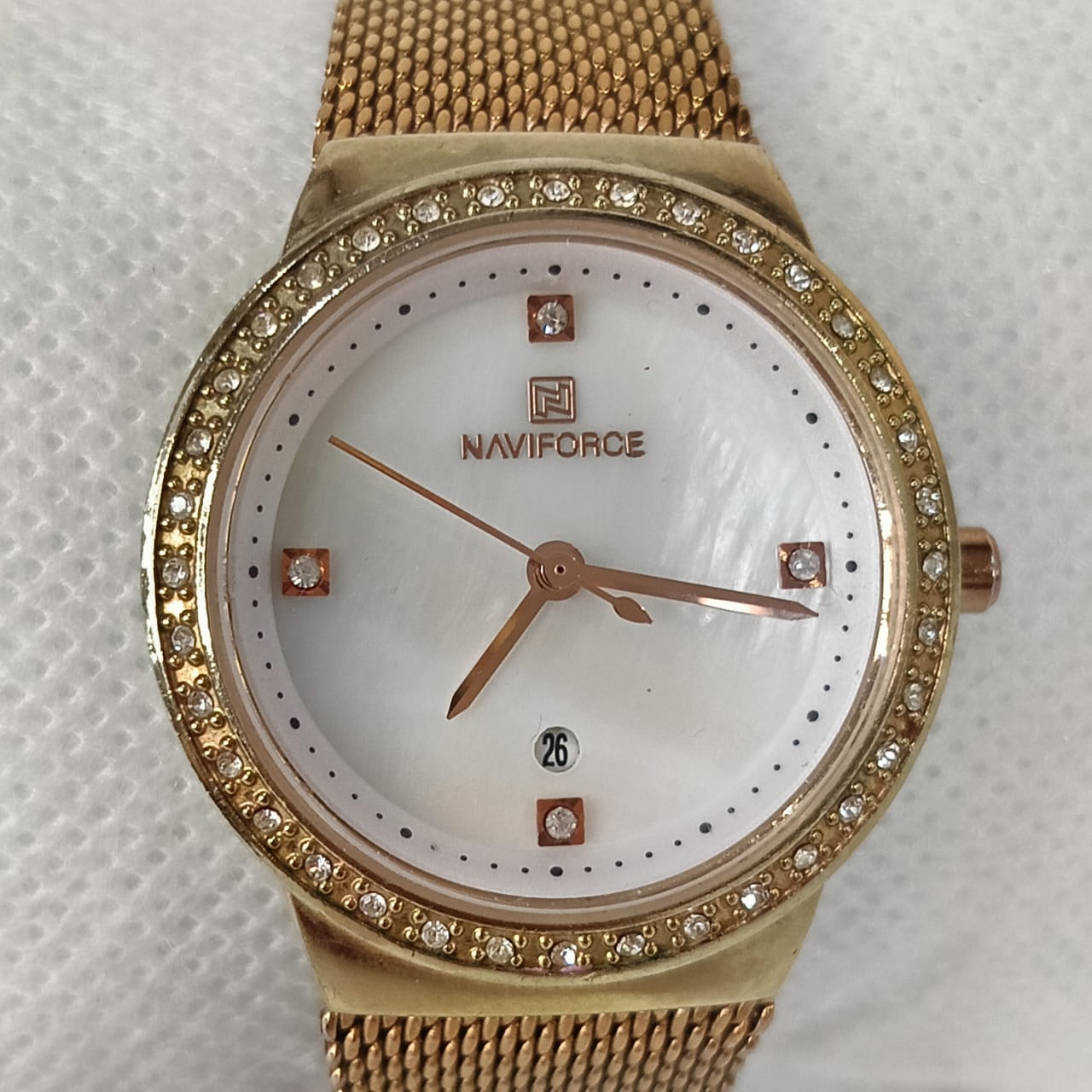 Montre naviforce femme original Quartz