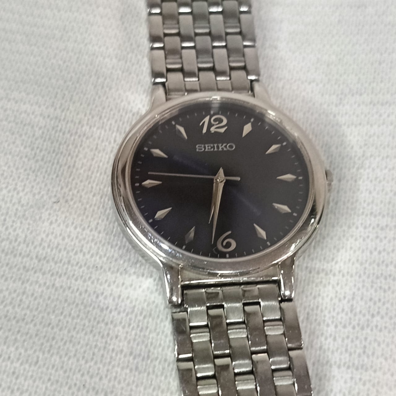 Montre Seiko Quartz extra plat original acier inoxydable