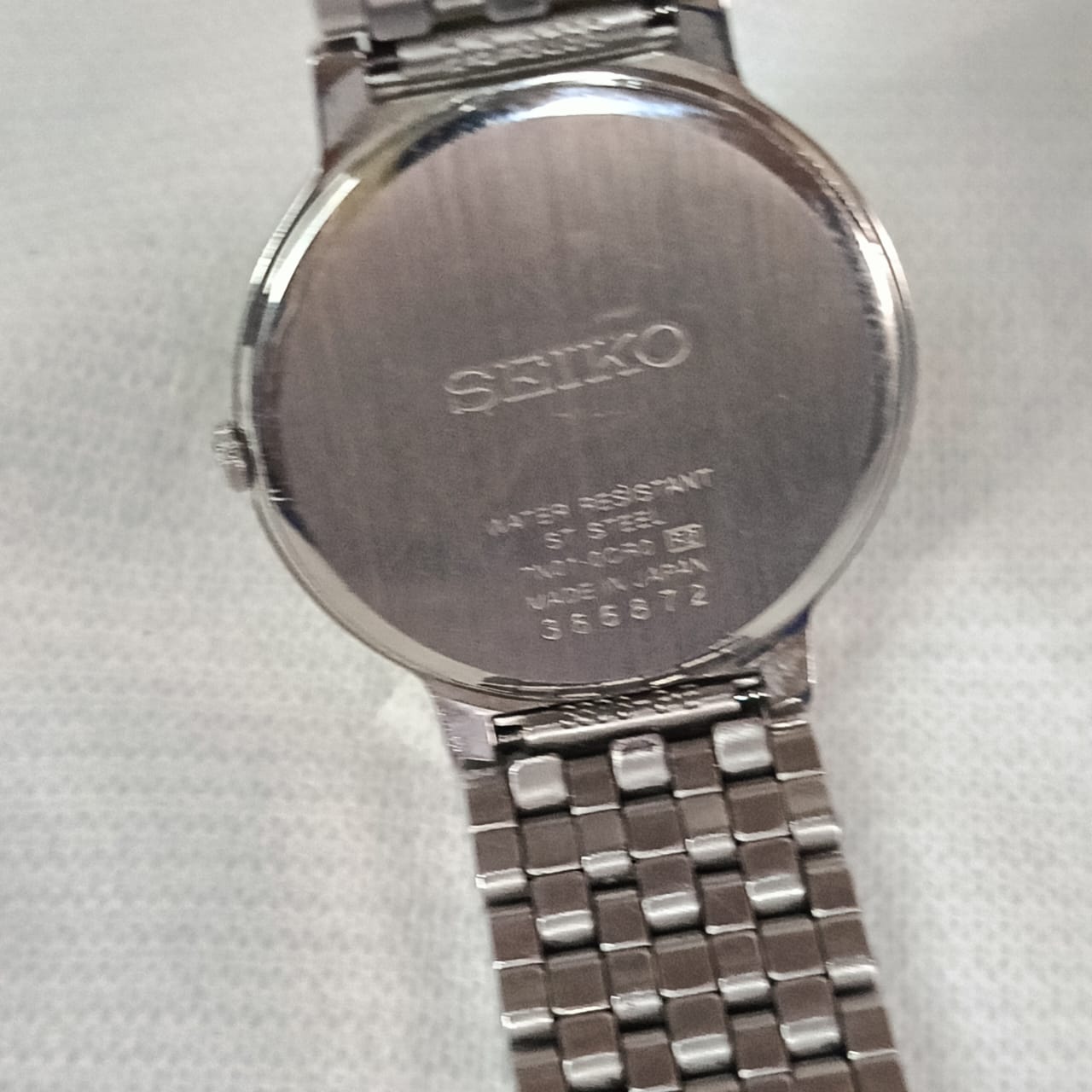 Montre Seiko Quartz extra plat original acier inoxydable