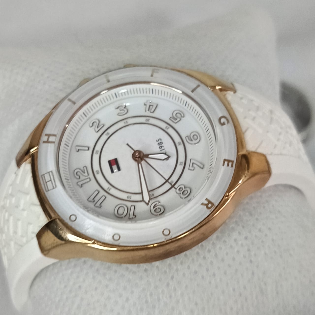 Montre tomi original Quartz femme neuf.