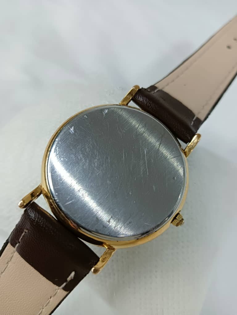 Montre Jean d'artan paris extra plat Quartz original  38mm Prix 11000da
