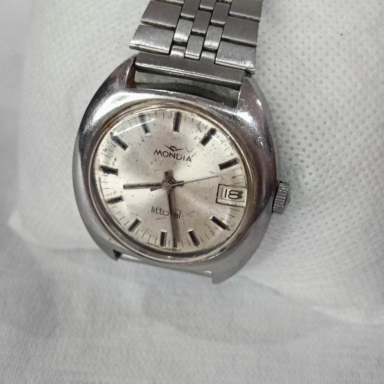Montre mondia Mécanique vintage acier inoxydable