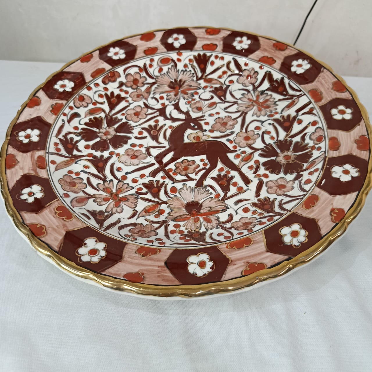 Ancien plat décoratif original porcelaine signé