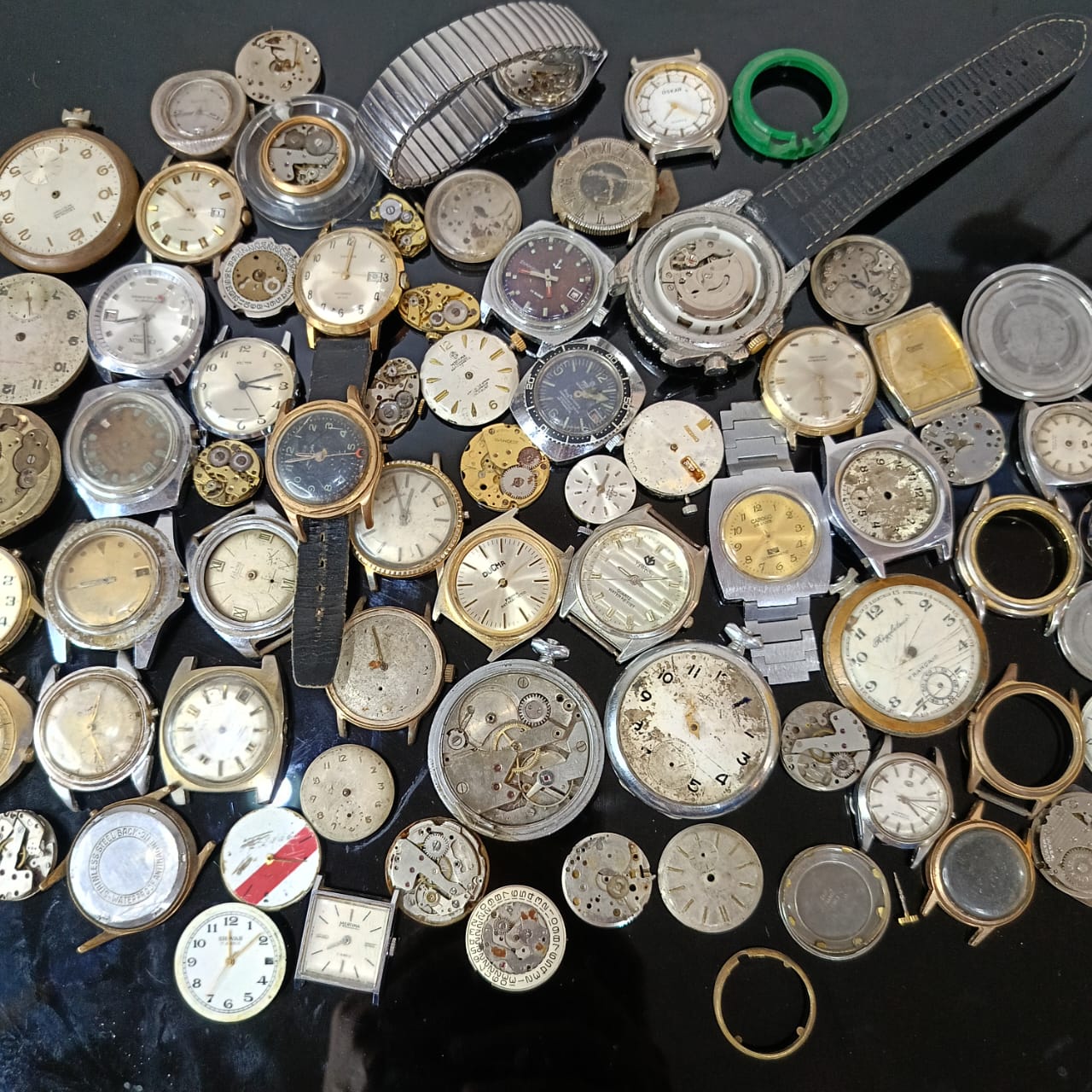Lot casse montres mécaniques vintage