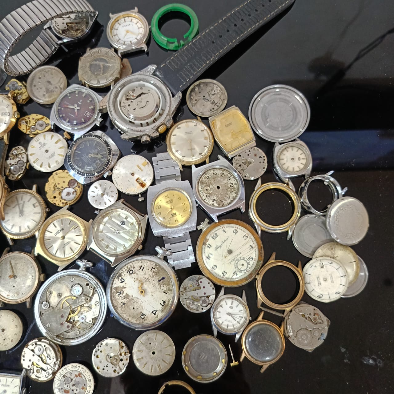 Lot casse montres mécaniques vintage