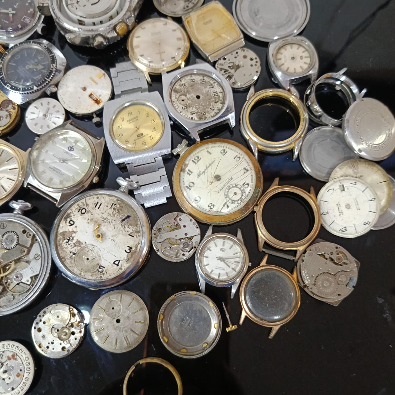 Lot casse montres mécaniques vintage