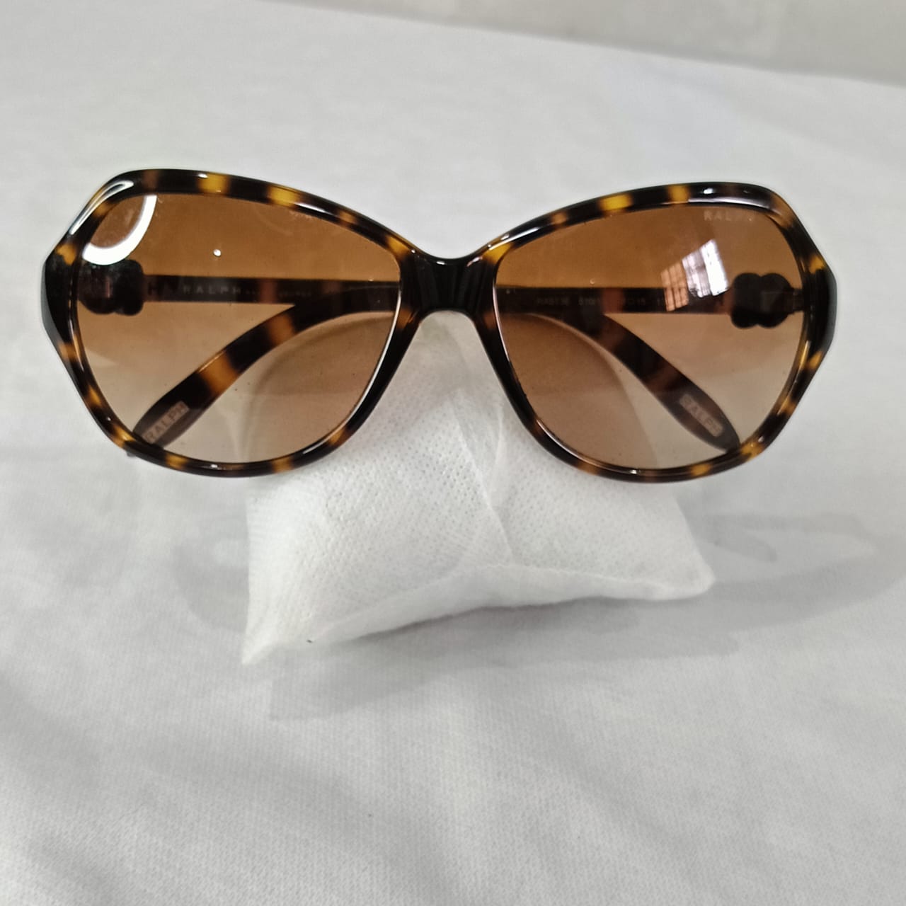 Lunette Ralph Fiennes femme original