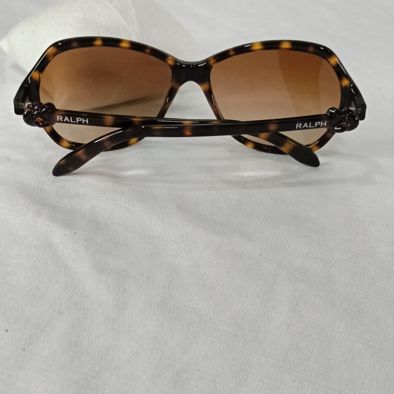 Lunette Ralph Fiennes femme original