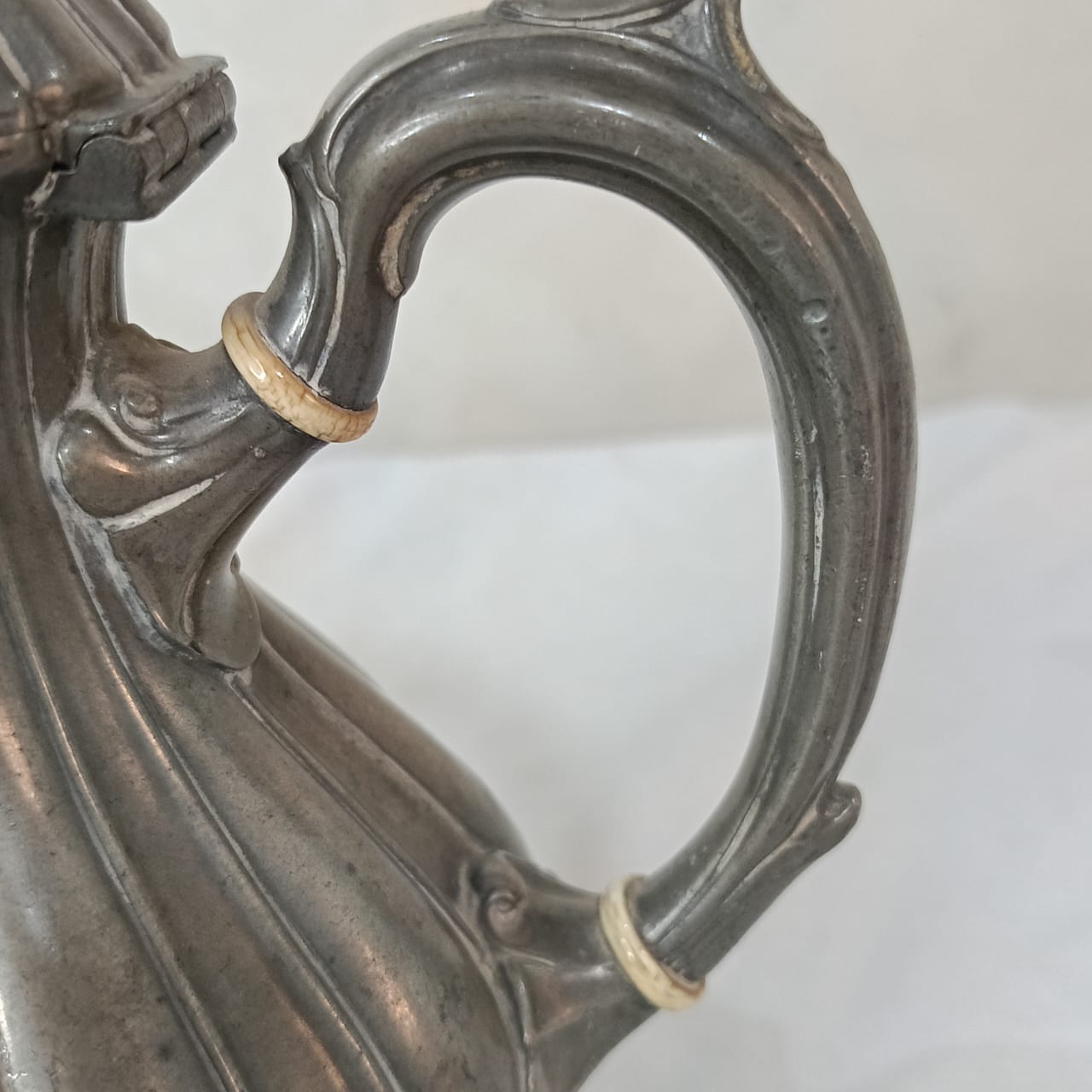 إبريق عتيق تحفة قديمة - 20cm×20cm
