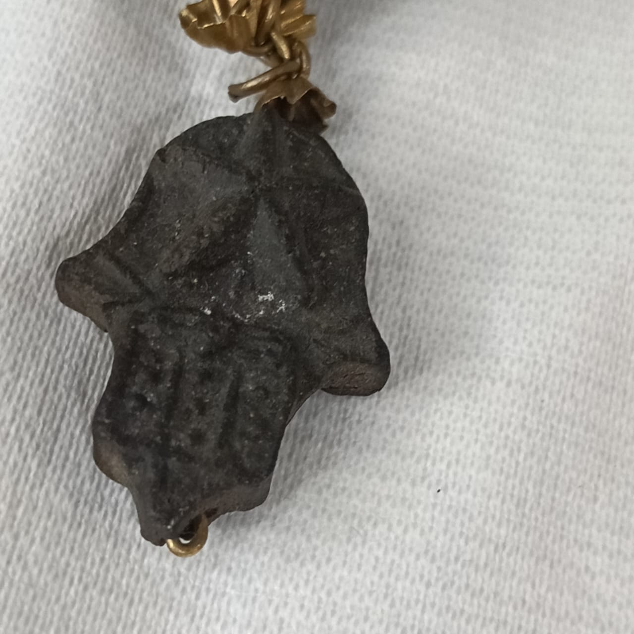 عقد قديم نادر فواح بكبد الحوت ولبان - طول مغلق 30cm