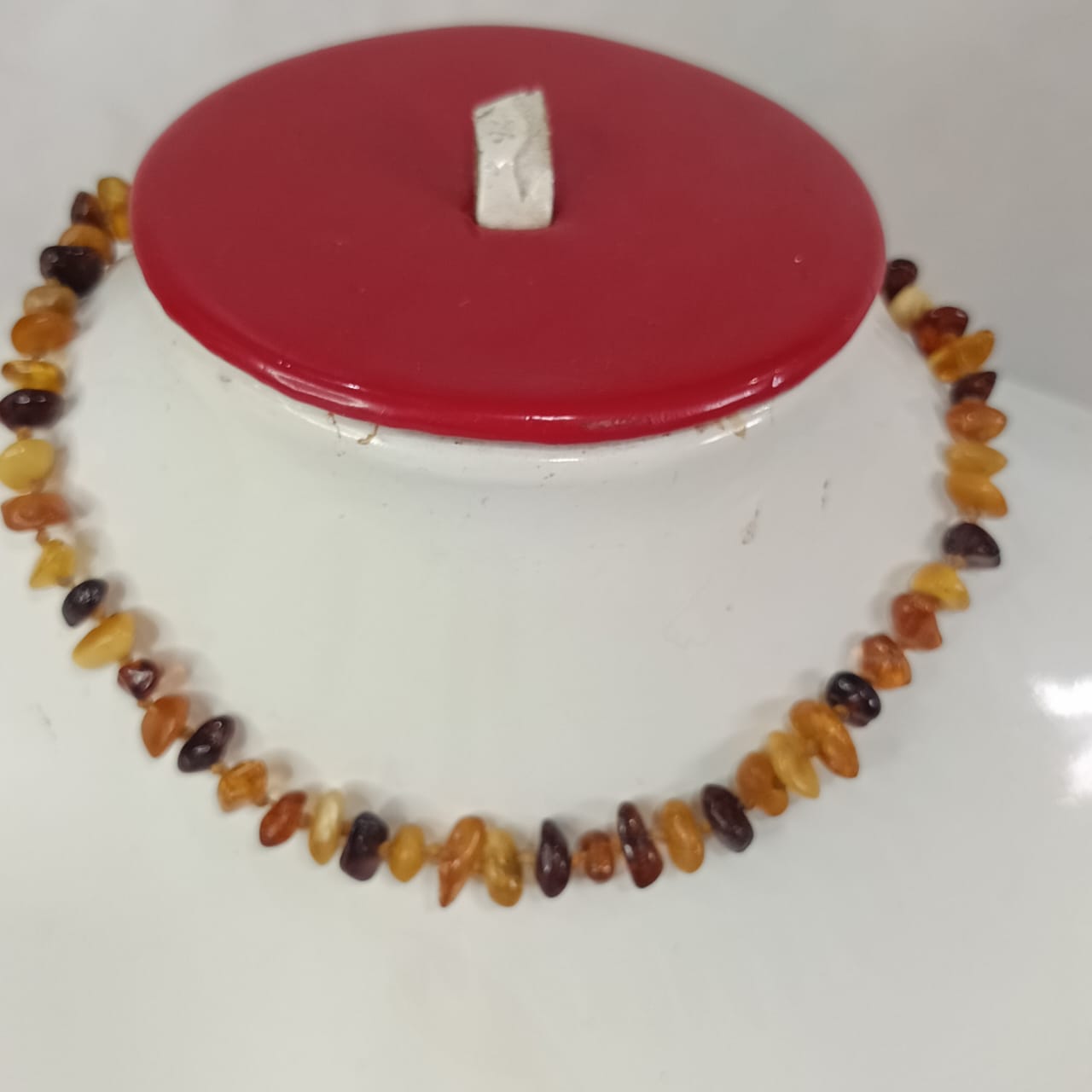 عقد صغير باللبان فواح - طول مغلق 13cm