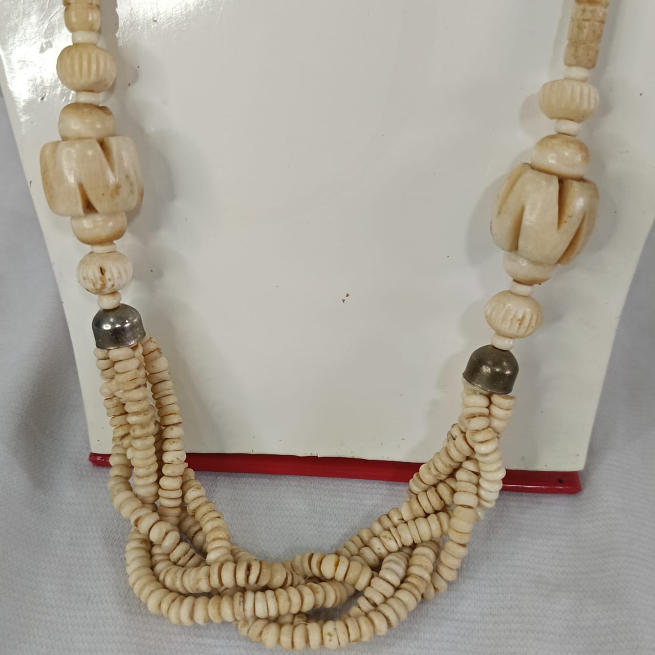 عقد تحفة بالعاج الناعم - طول مغلق 30cm