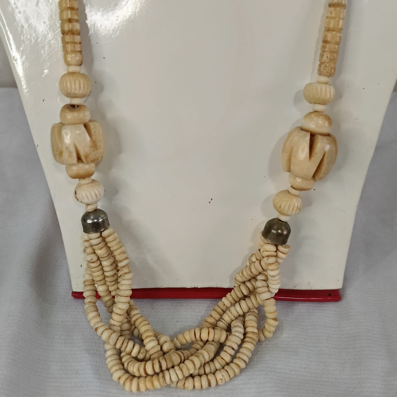 عقد تحفة بالعاج الناعم - طول مغلق 30cm