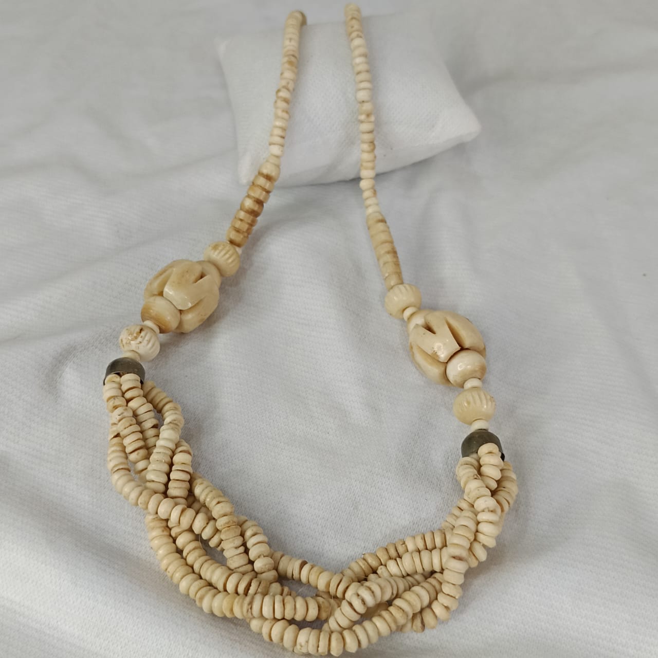 عقد تحفة بالعاج الناعم - طول مغلق 30cm
