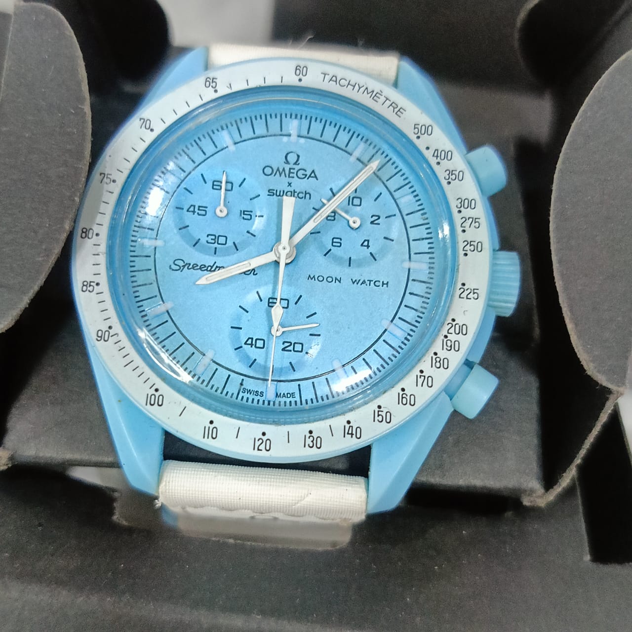Montre Omega/ switch chronographe original Quartz  40mm Prix 17500