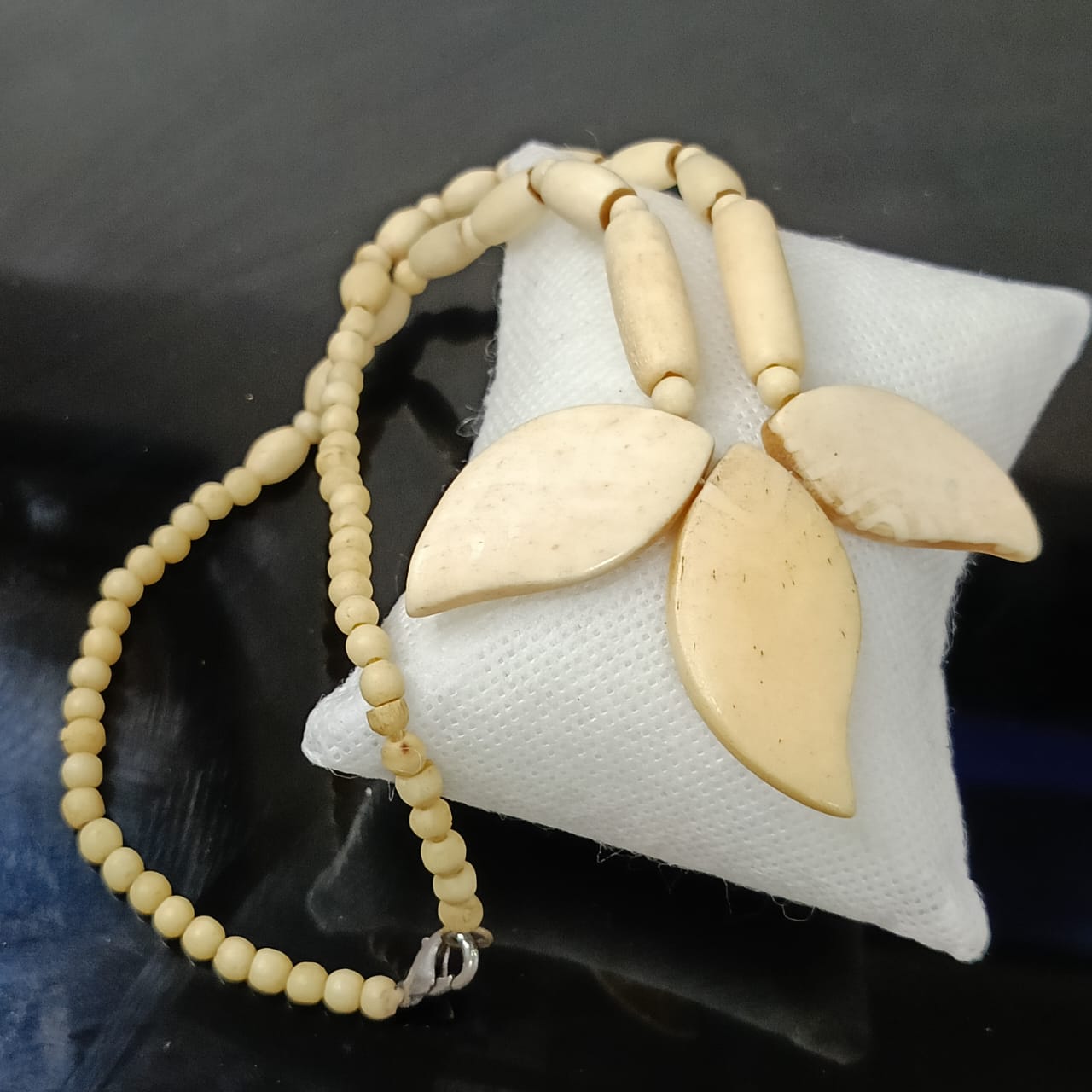 عقظ مميز بالعاج