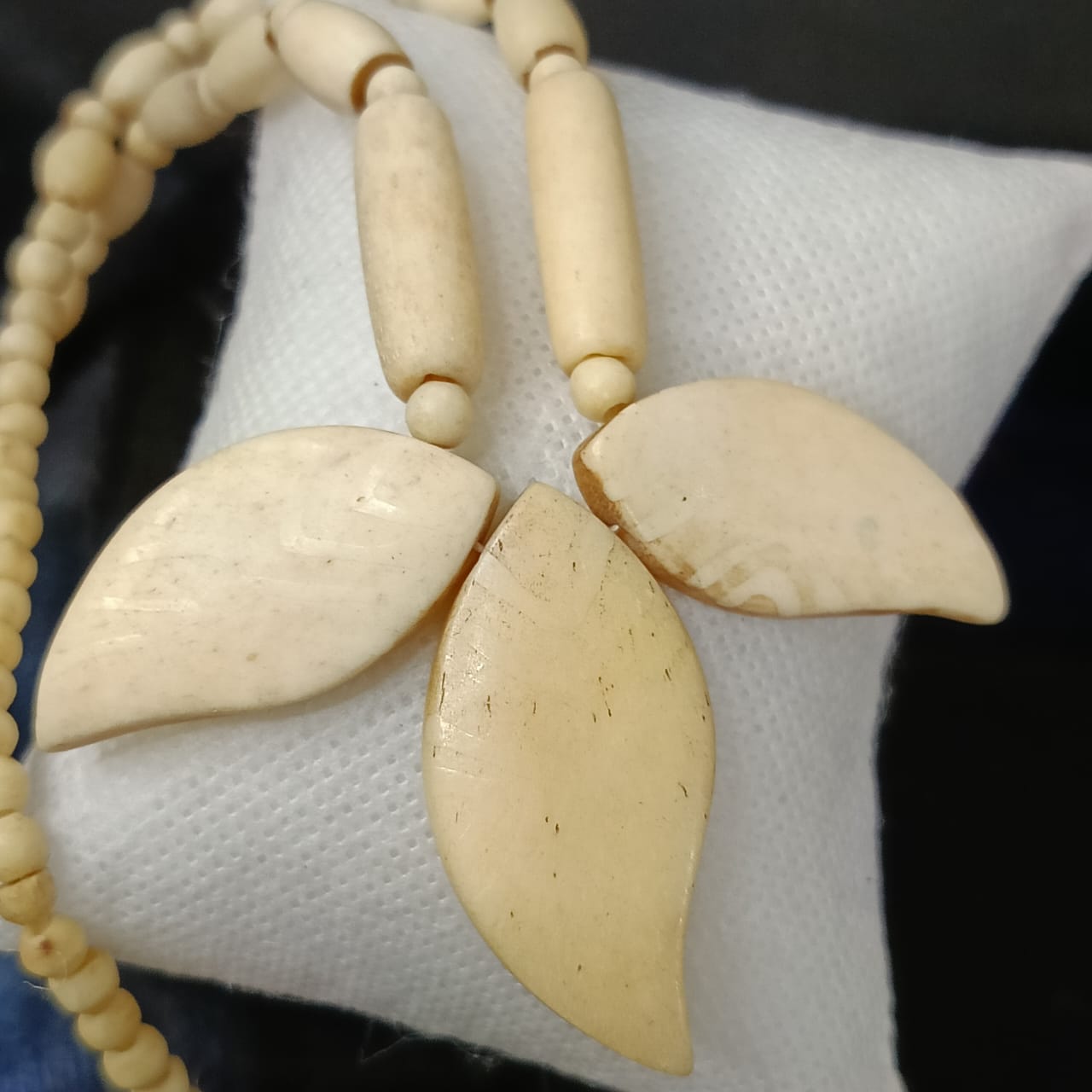 عقظ مميز بالعاج