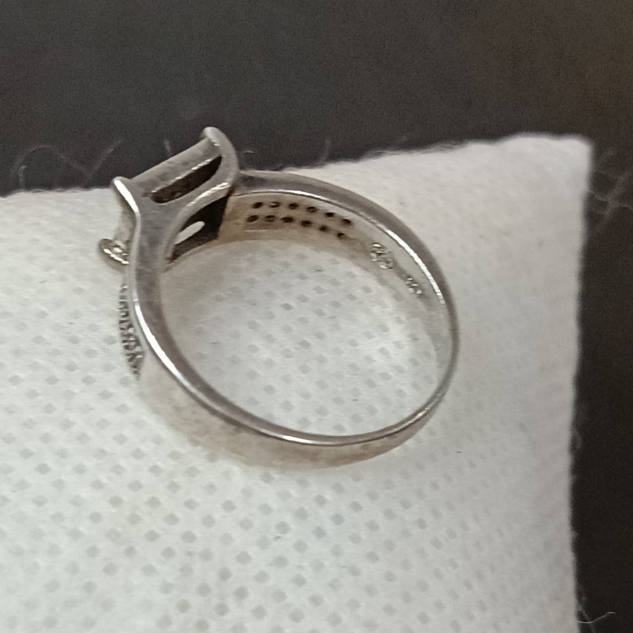 خاتم فضة نسائي مرصع بالأحجار