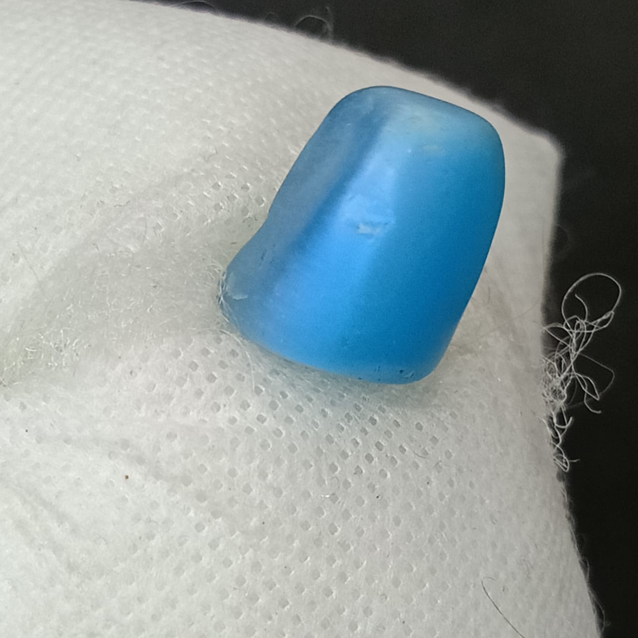 حجر عين الهر خام