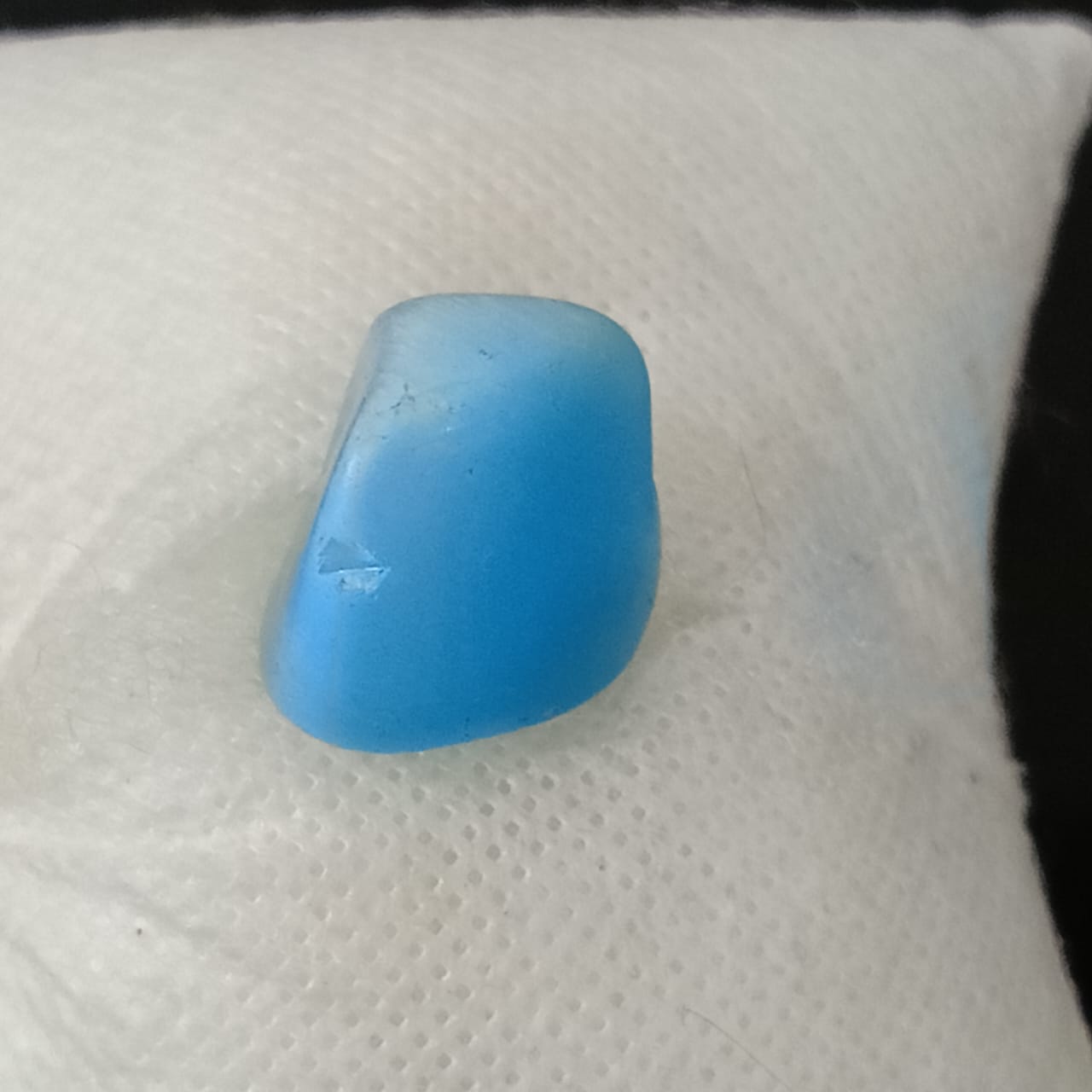 حجر عين الهر خام