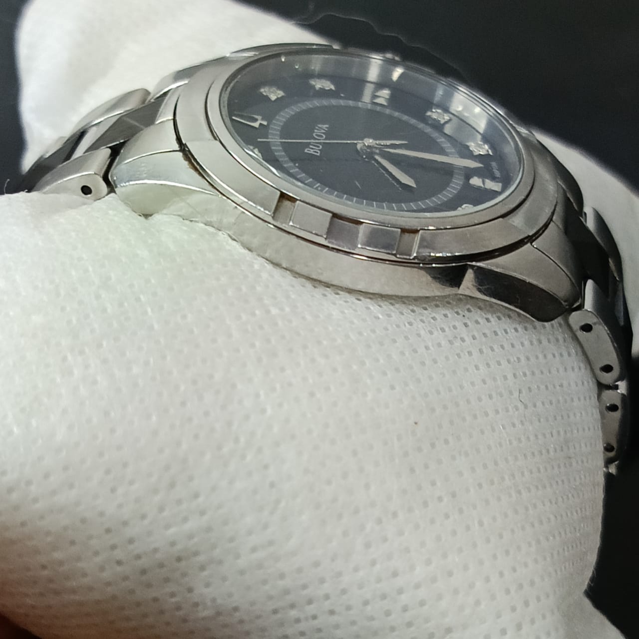 ساعة بولوفا سيراميك مرصعة بالألماس الأصلي للنساء