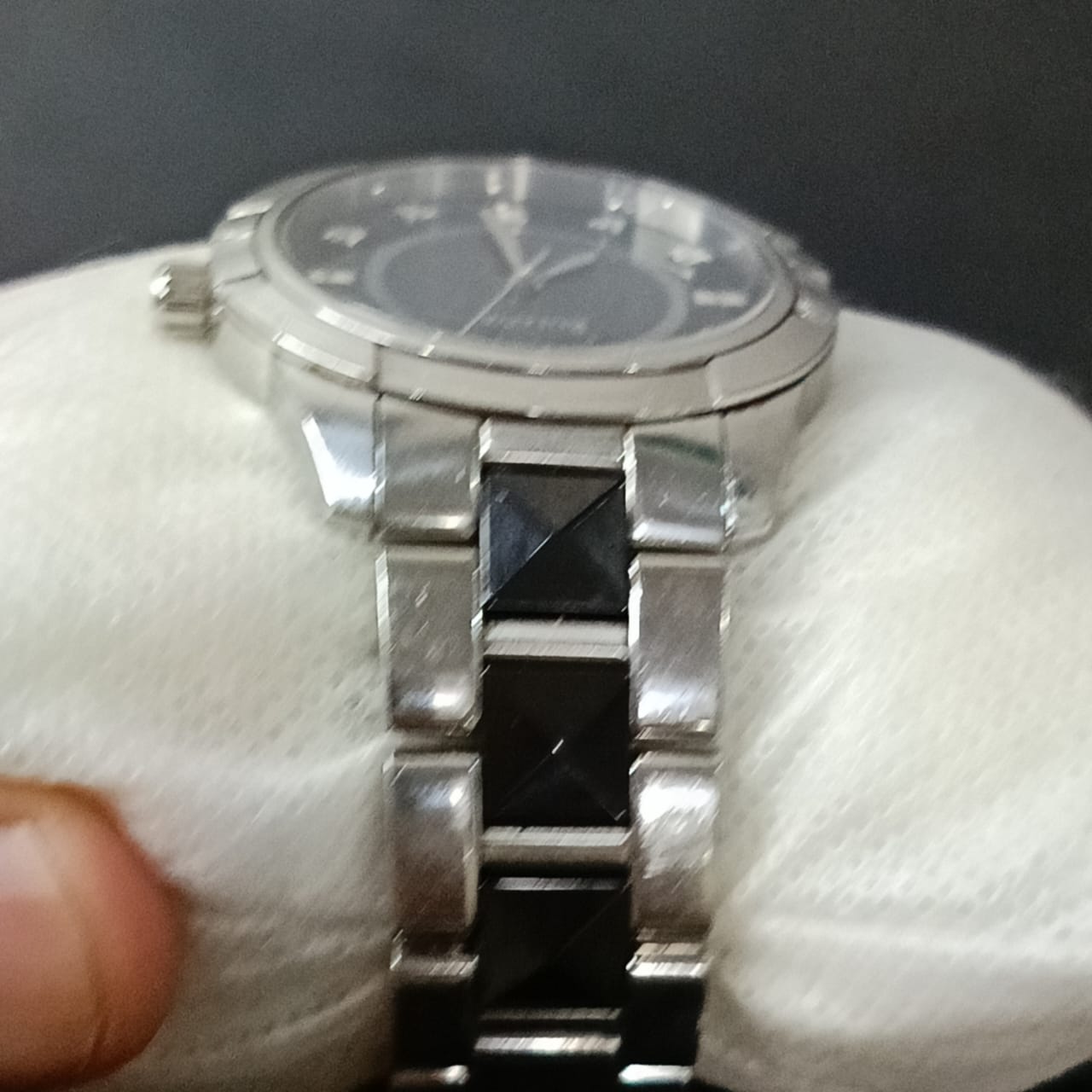 ساعة بولوفا سيراميك مرصعة بالألماس الأصلي للنساء