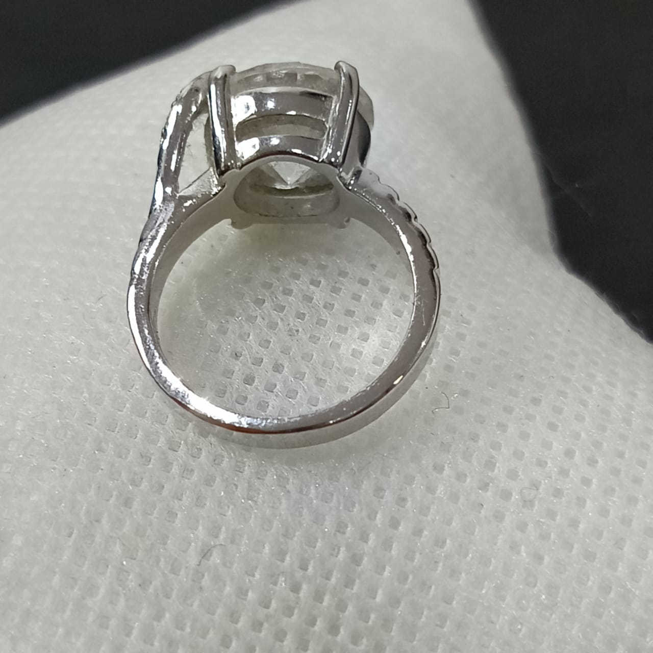 خاتم بلاكي أبيض