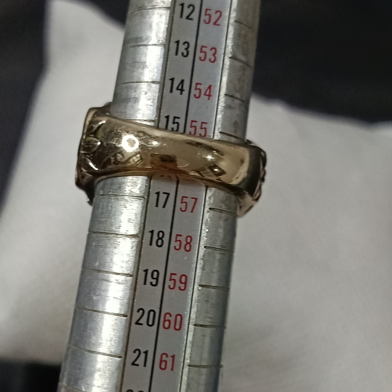 خاتم بلاكي أبيض