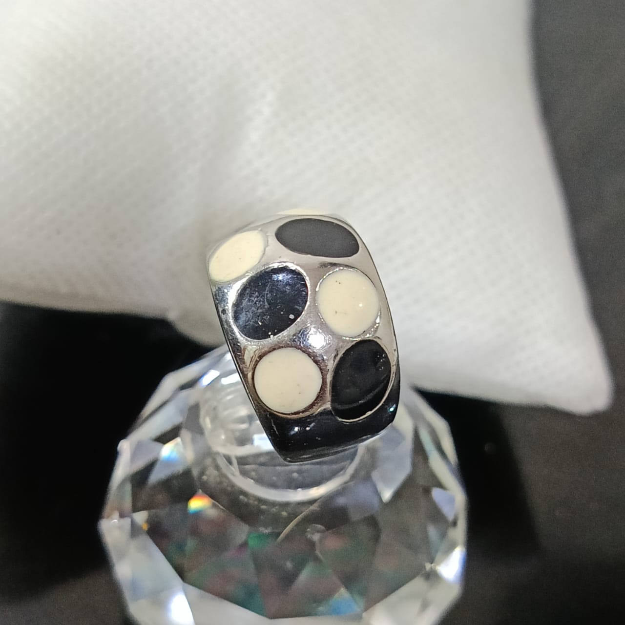 خاتم بلاكي أبيض