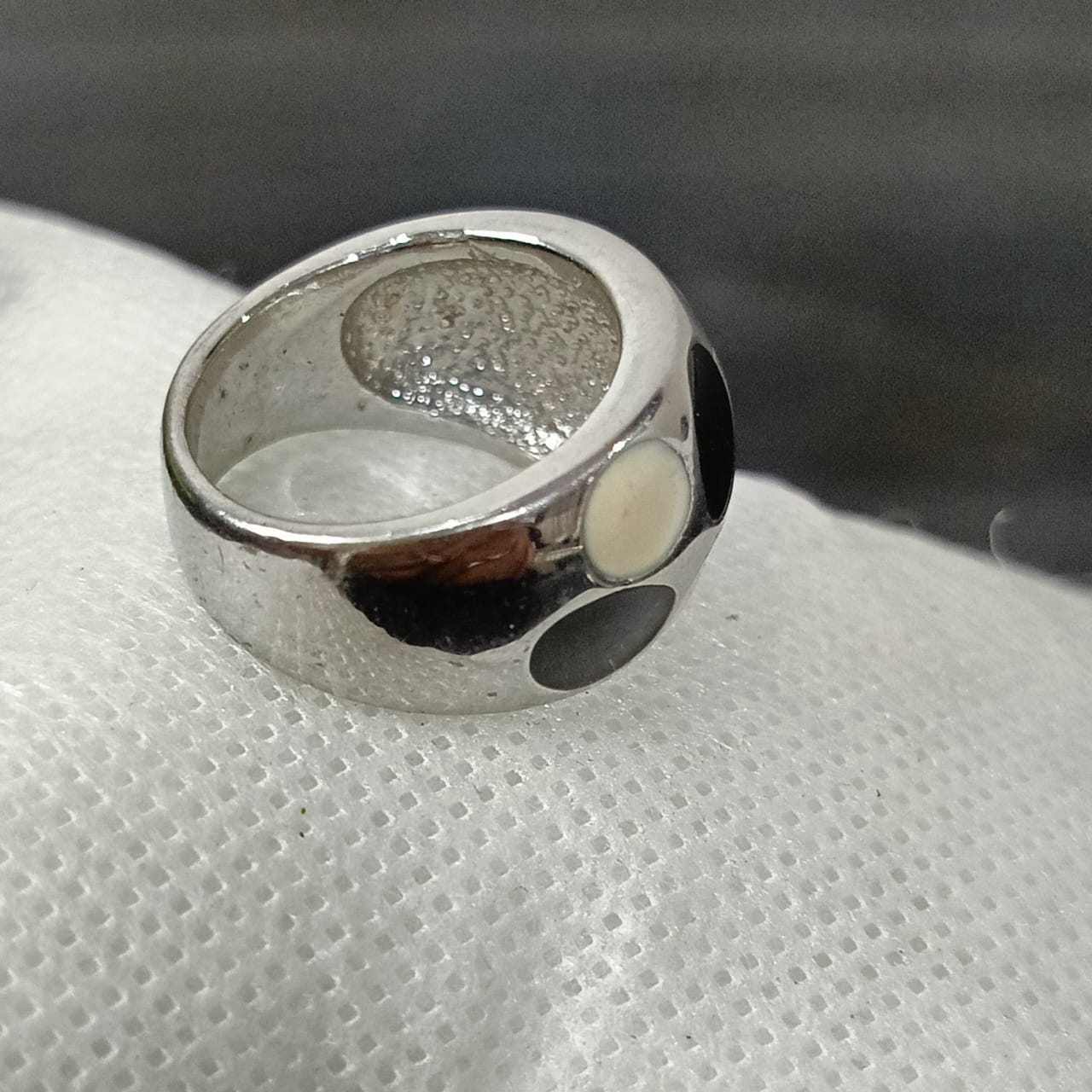 خاتم بلاكي أبيض