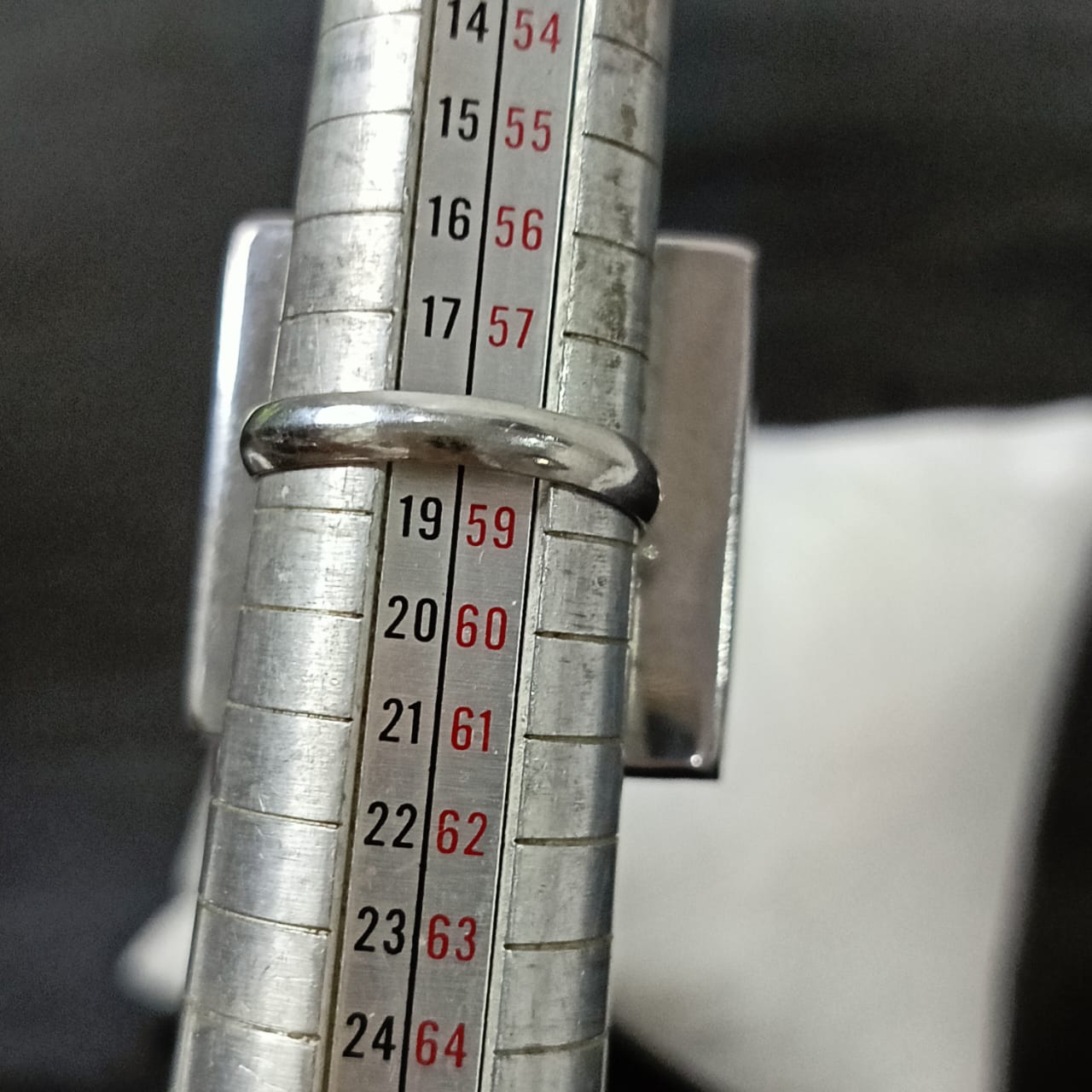 خاتم نسائي بلاكي أبيض