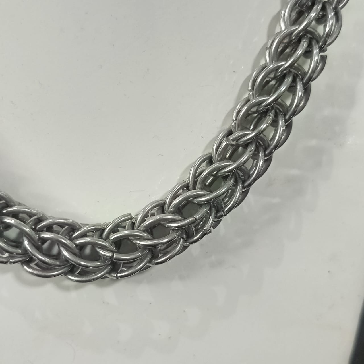 سلسلة من معدن