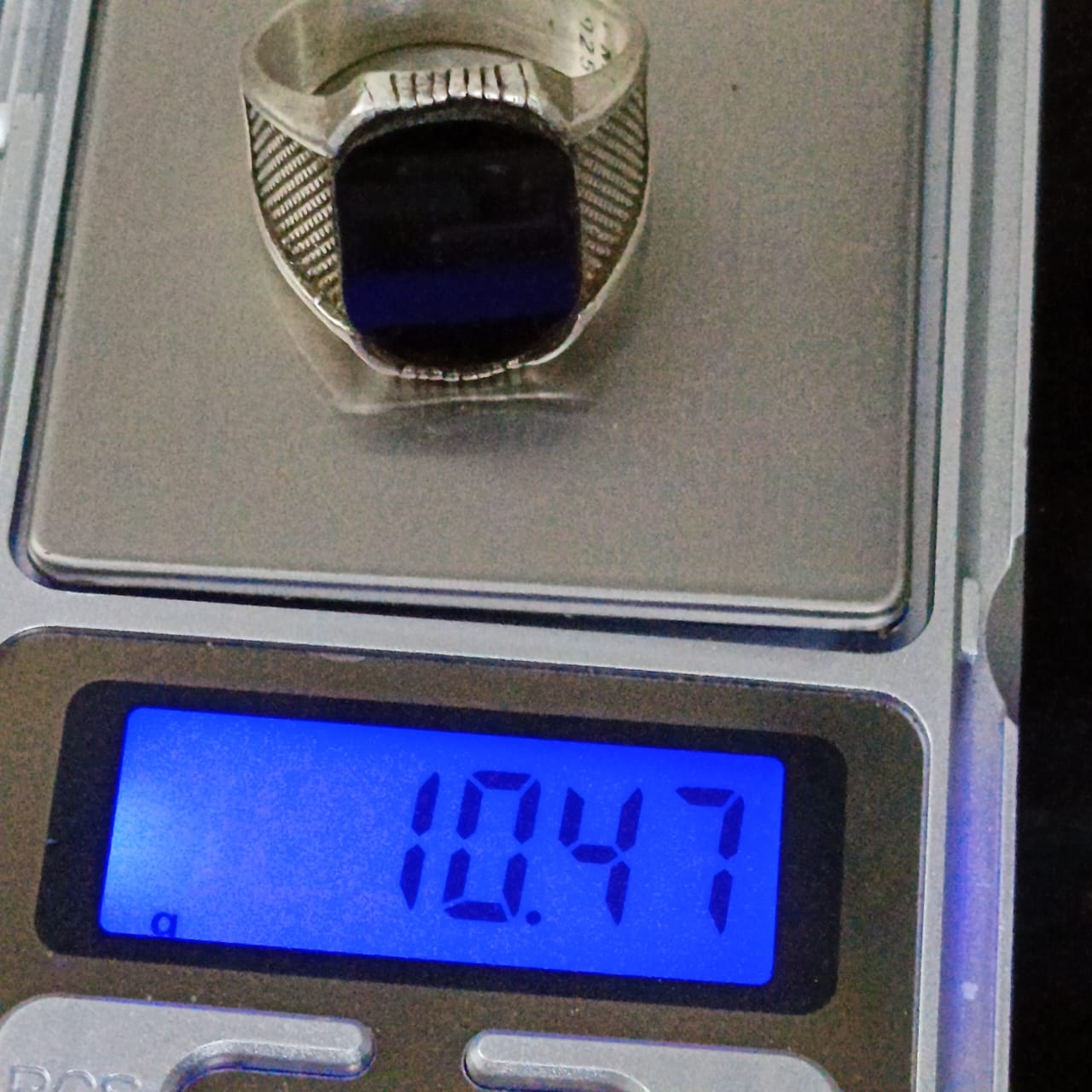 خاتم فضة بحجر الدم