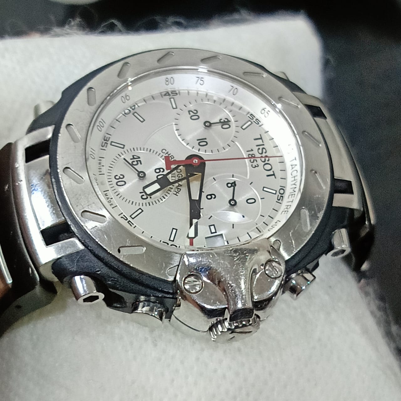 Montre Tissot chronographe Quartz original et saphir