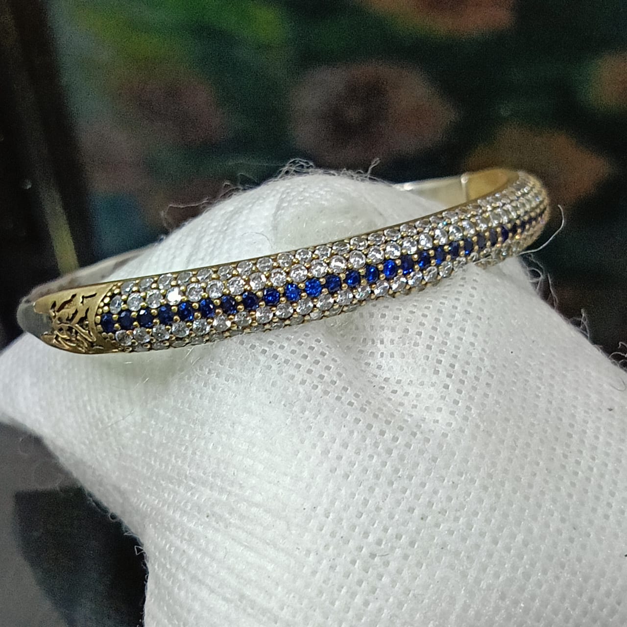 سوار فضة تحفة مرصع بالأحجار كريمة