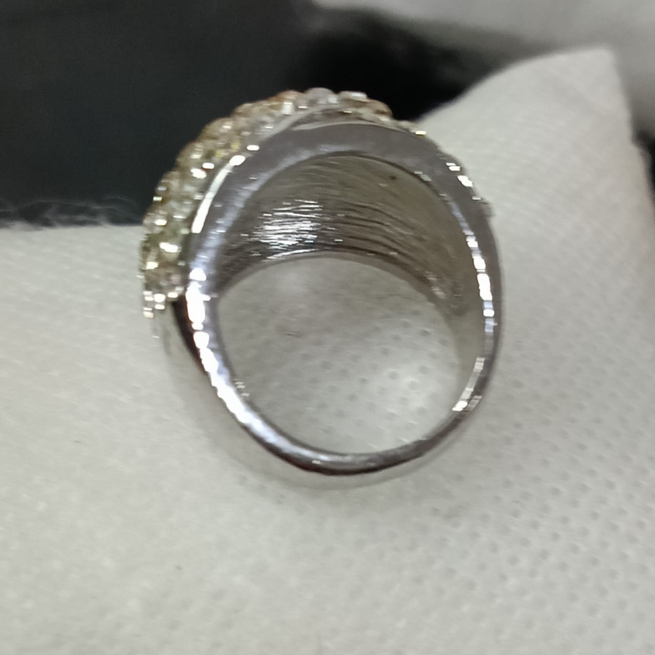 خاتم بلاكي أبيض