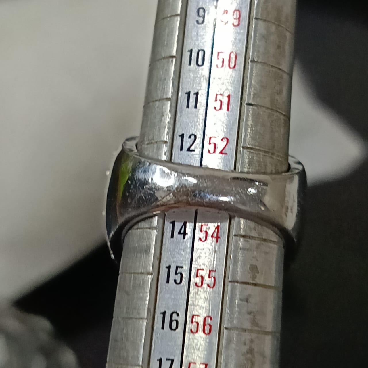 خاتم بلاكي أبيض