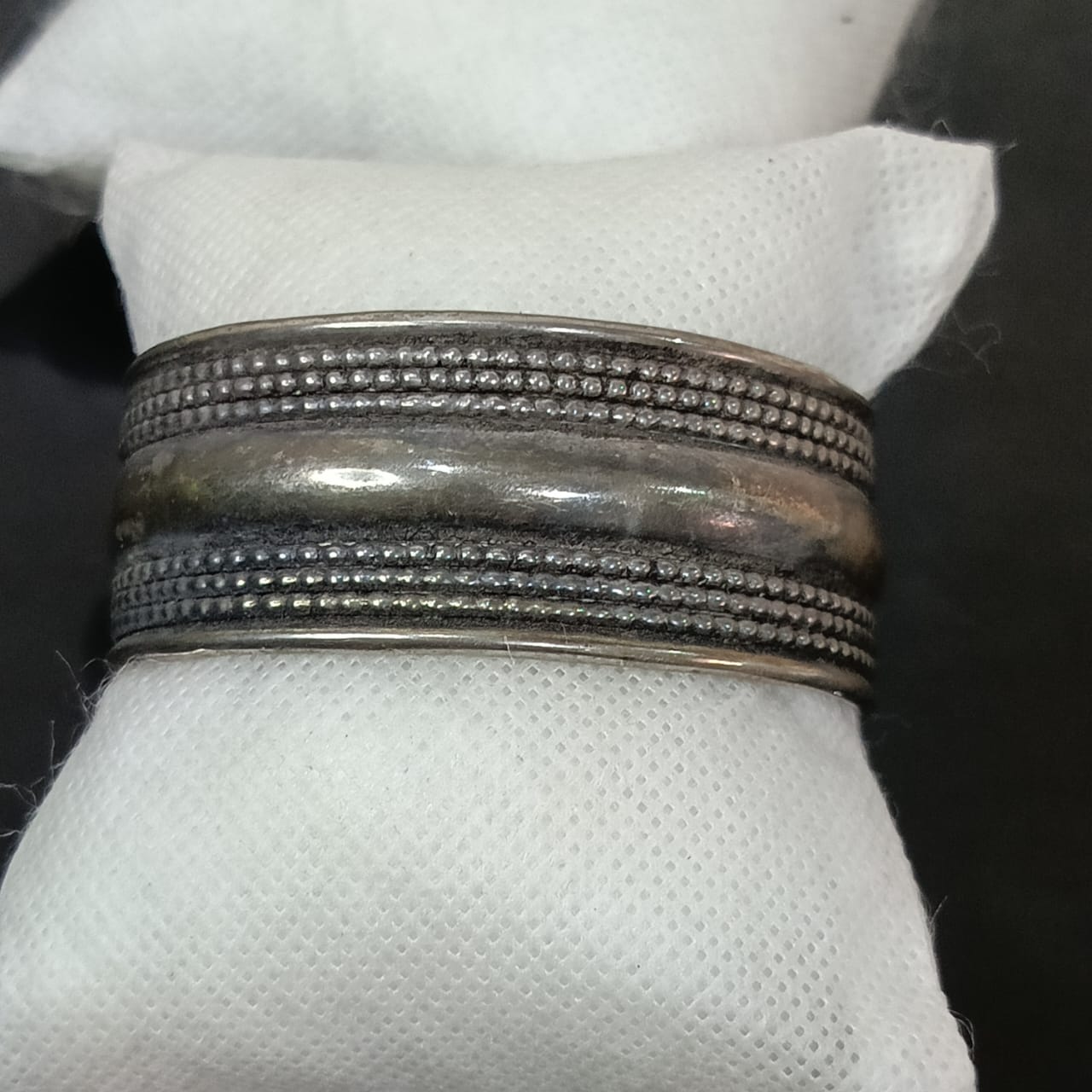 سوار نسائي نغلف بالفضة