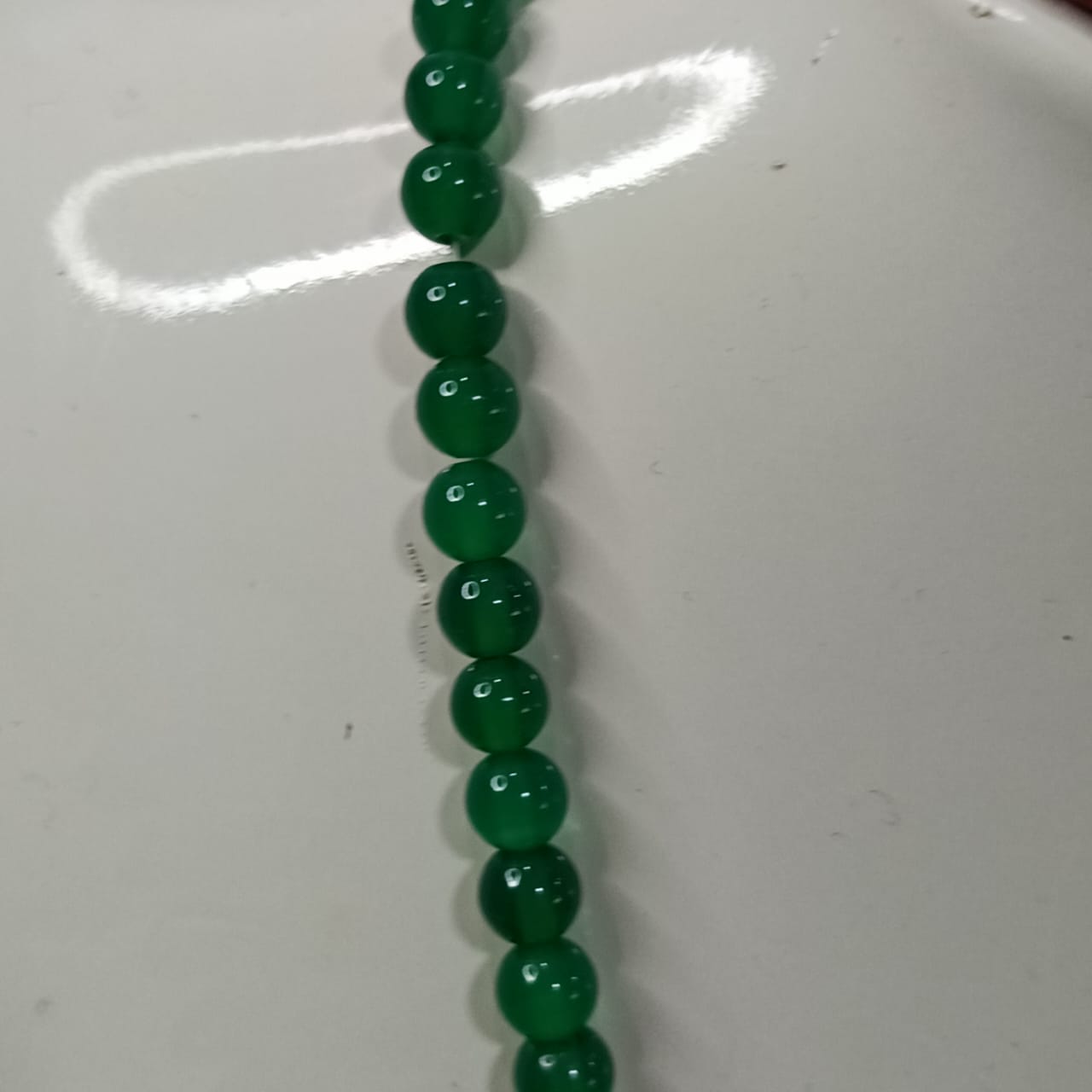 عقد تحفة بحجر يشم أخضر وقلادة مرصعة بحجر مالكيت