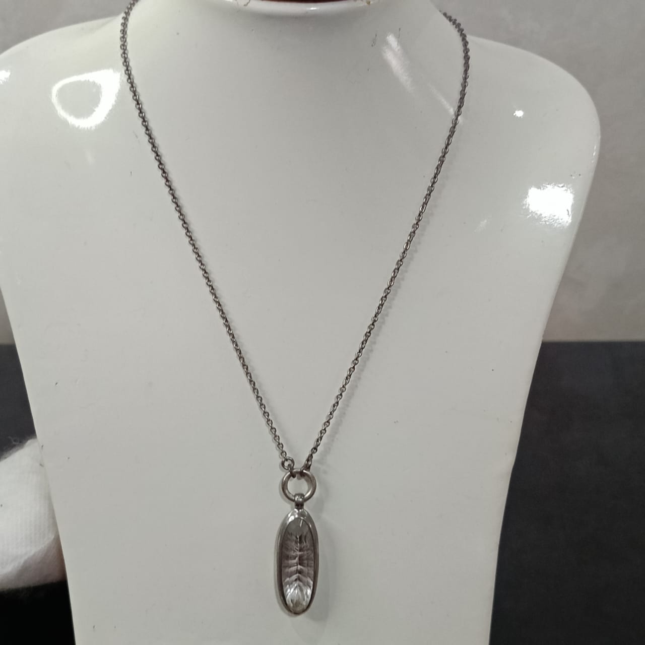 سلسلة فضة تحفة فرنسية بحجر سفير طبيعي