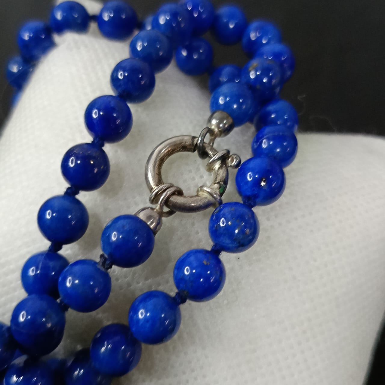 عقد تحفة بحجر لازورد طبيعي وقفل فضة