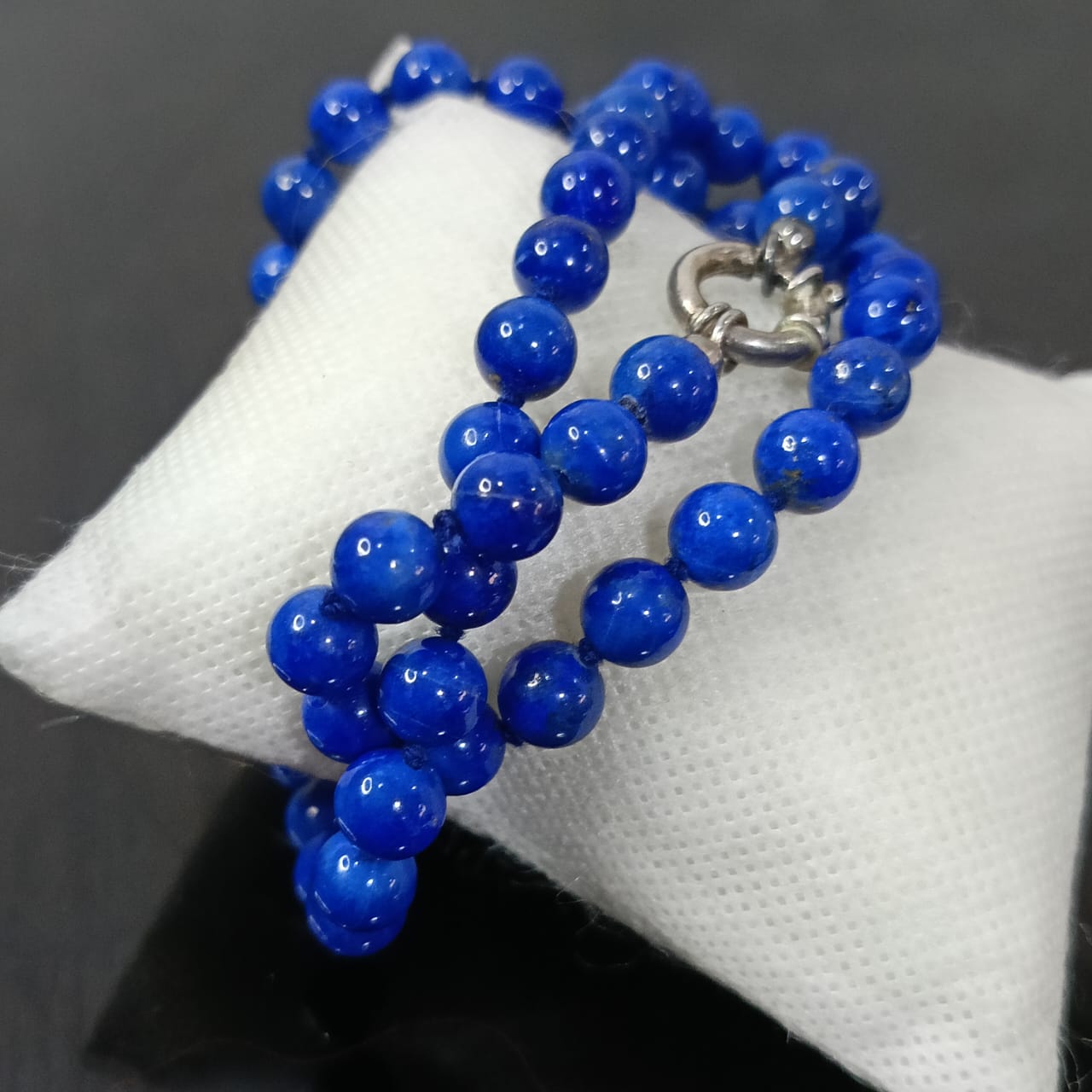 عقد تحفة بحجر لازورد طبيعي وقفل فضة