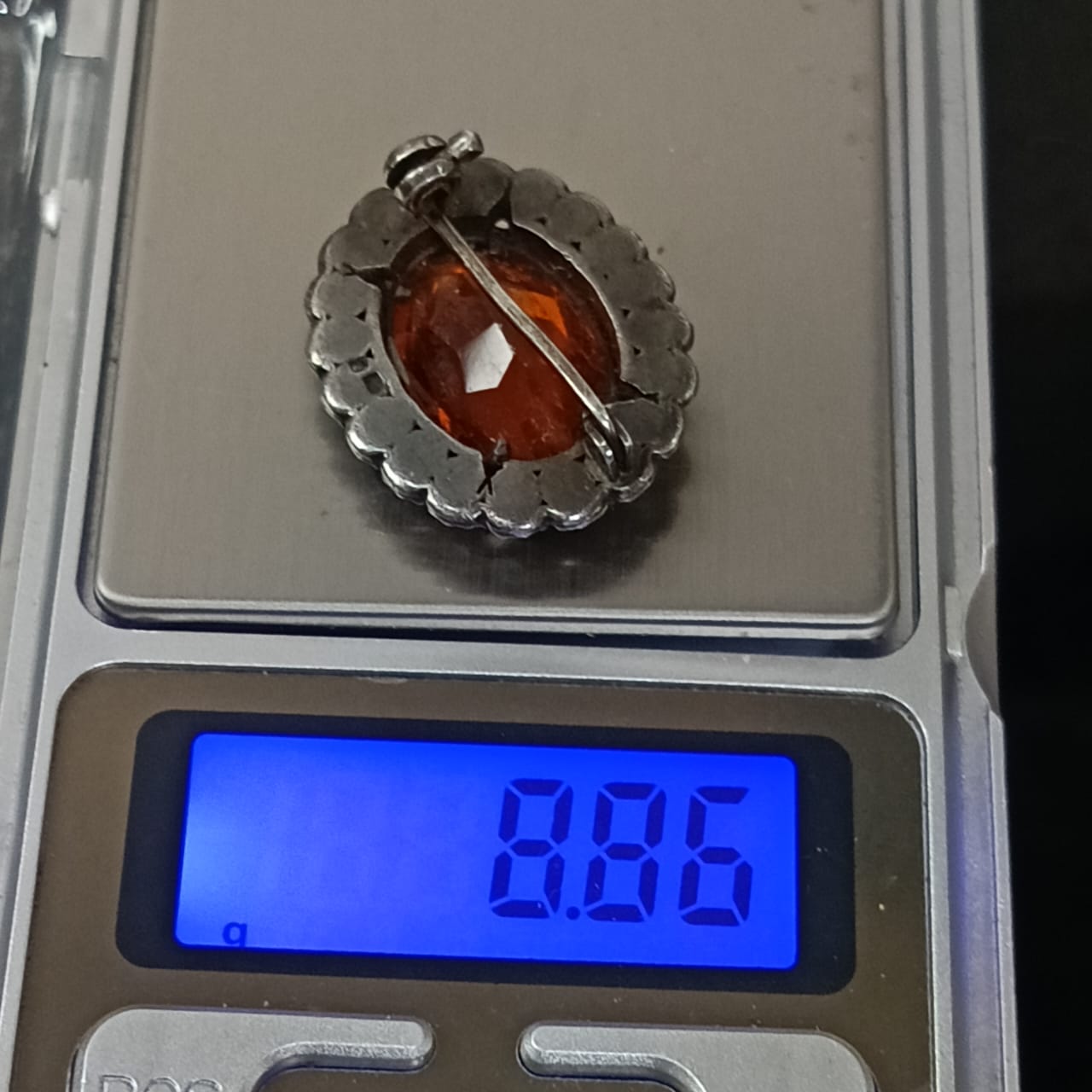 بروش فضة بحجر توباز