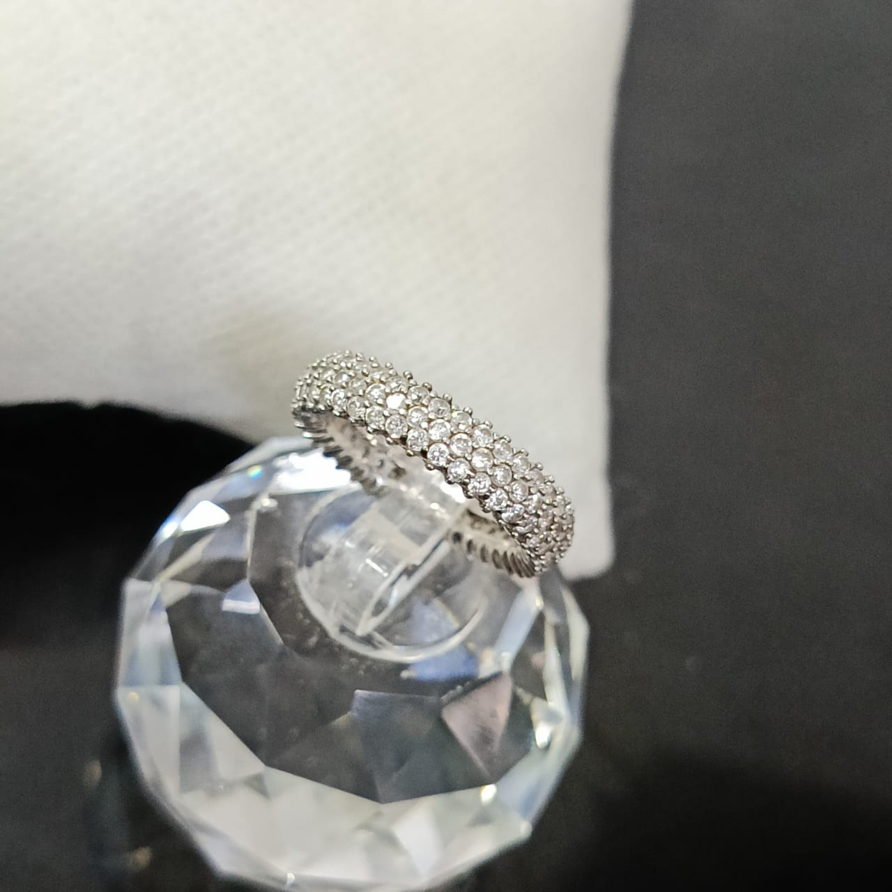 خاتم فضة نسائي مرصع بالأحجار