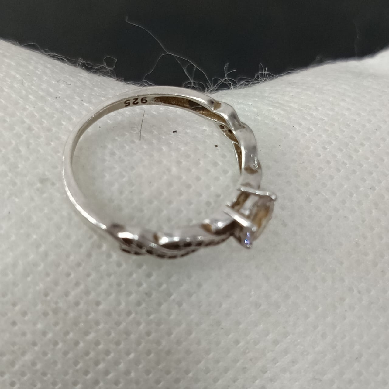 خاتم فضة نسائي مرصع بالأحجار