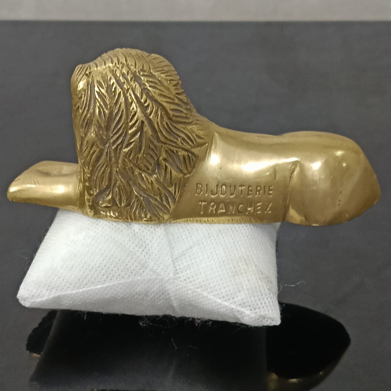 تحفة من برونز أصلية